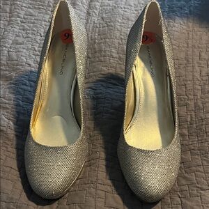 Bandolino Glittering Silver Women's Heels